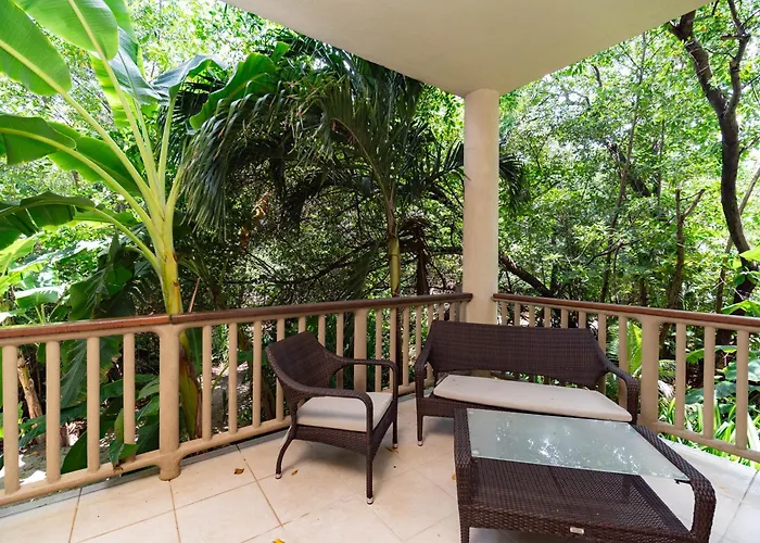 Residences At Barrier Reef 16a Garden View 1 Bedroom By Floreo